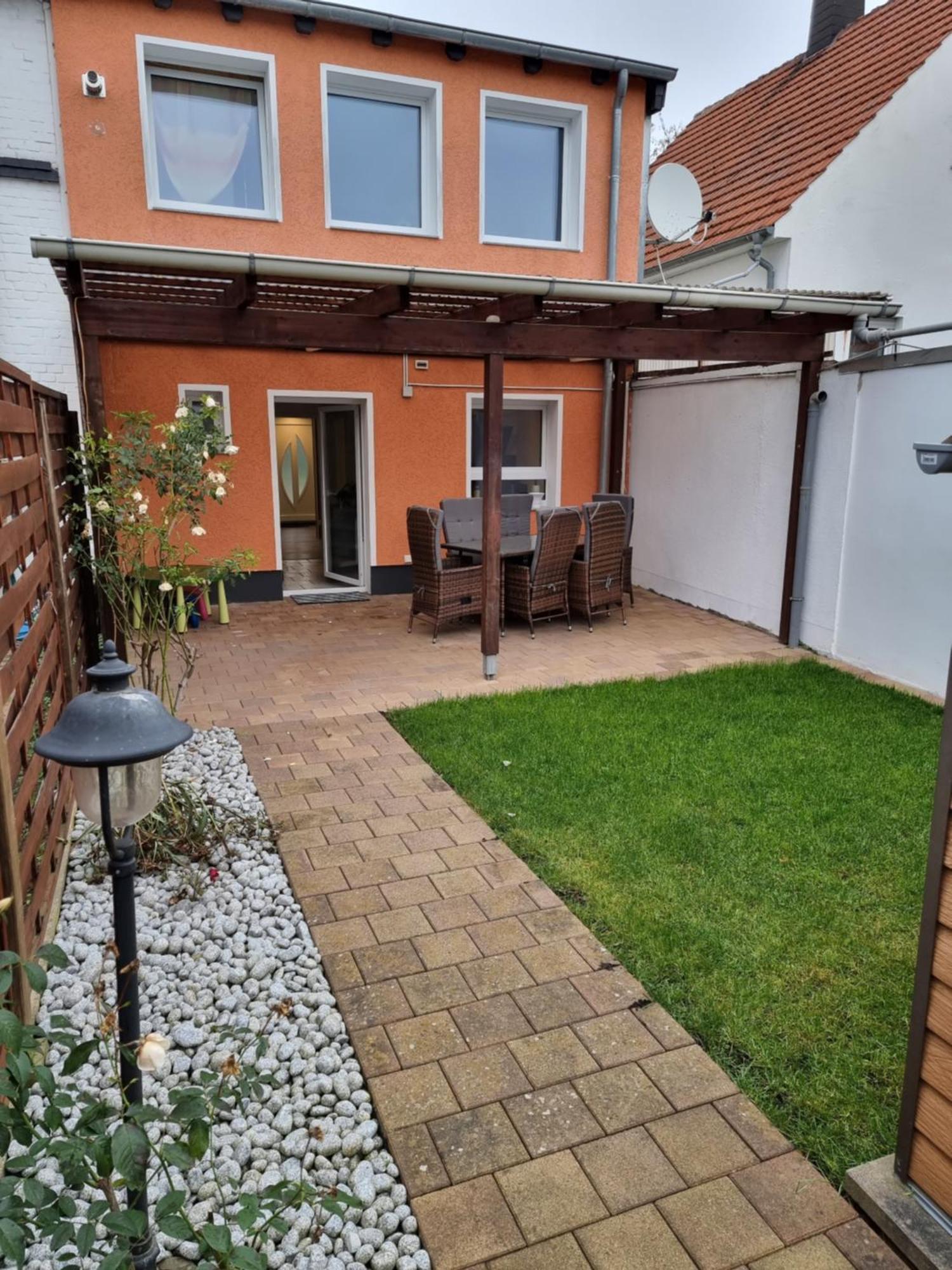 Gaestehaus-Ferienwohnung-Appartement Mit Terrasse - Naehe Kliniken/ Herzzentrum Bad Oeynhausen Exterior foto